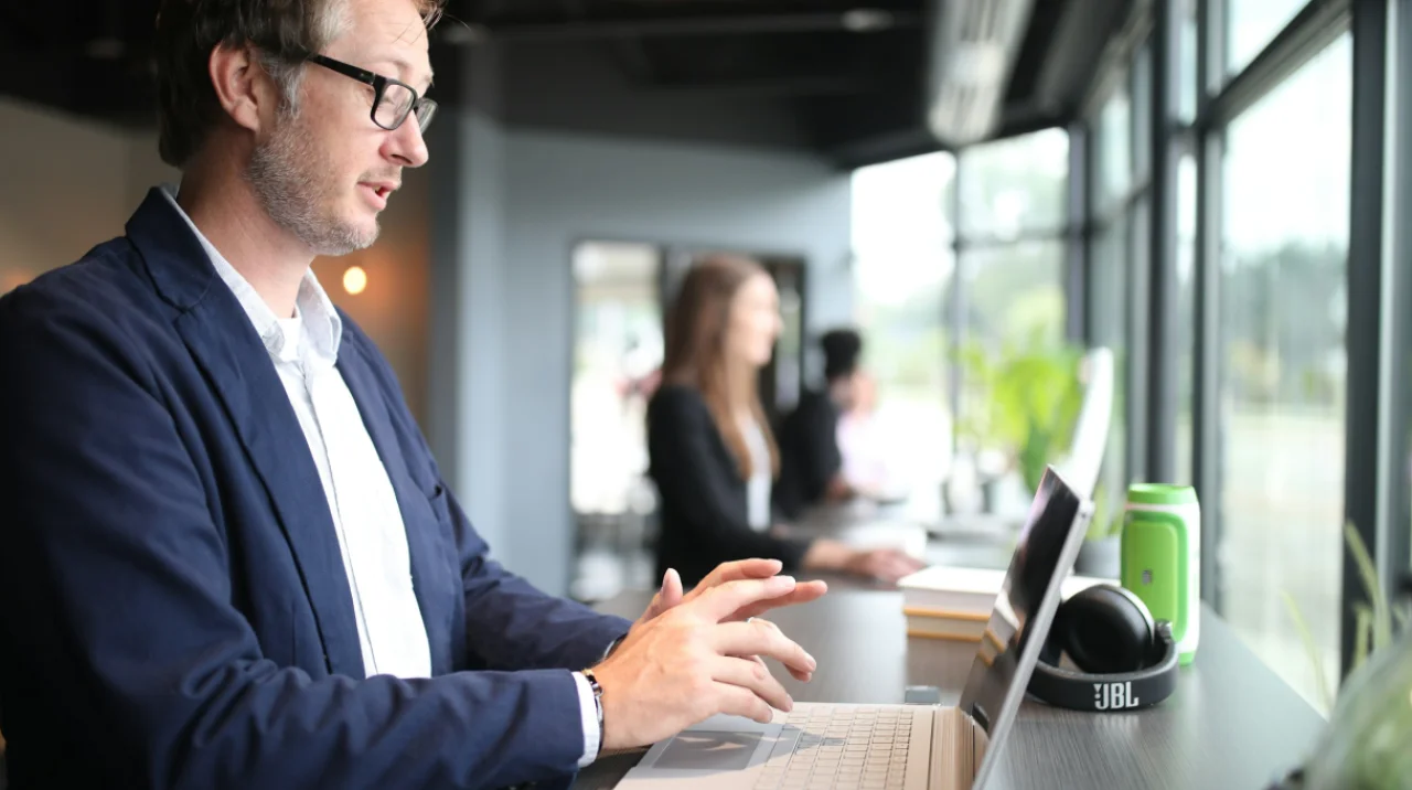 Top 10 Reasons To Start A Business Today Hero Img